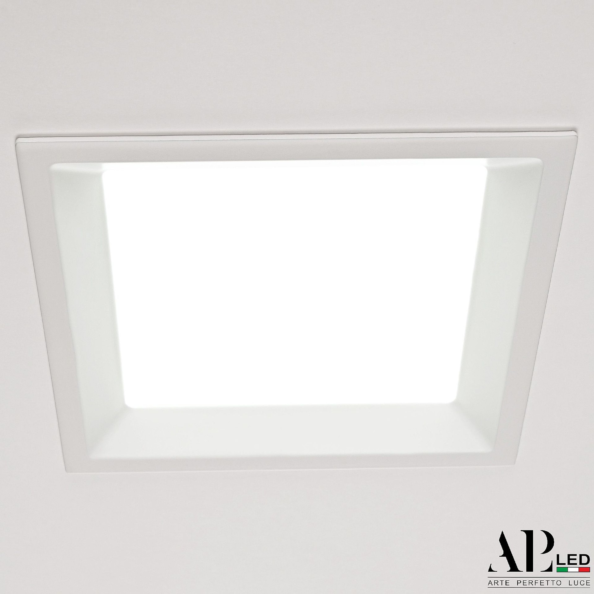 Встраиваемый светильник APL Led Ingrid 3322.LDF16016/16W/6K