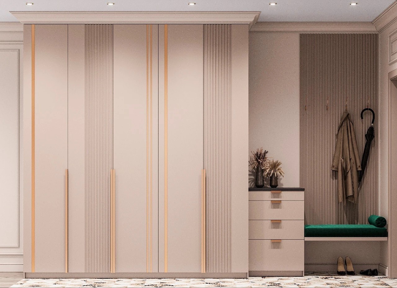 ШКАТУЛКА С ИЗУМРУДАМИ