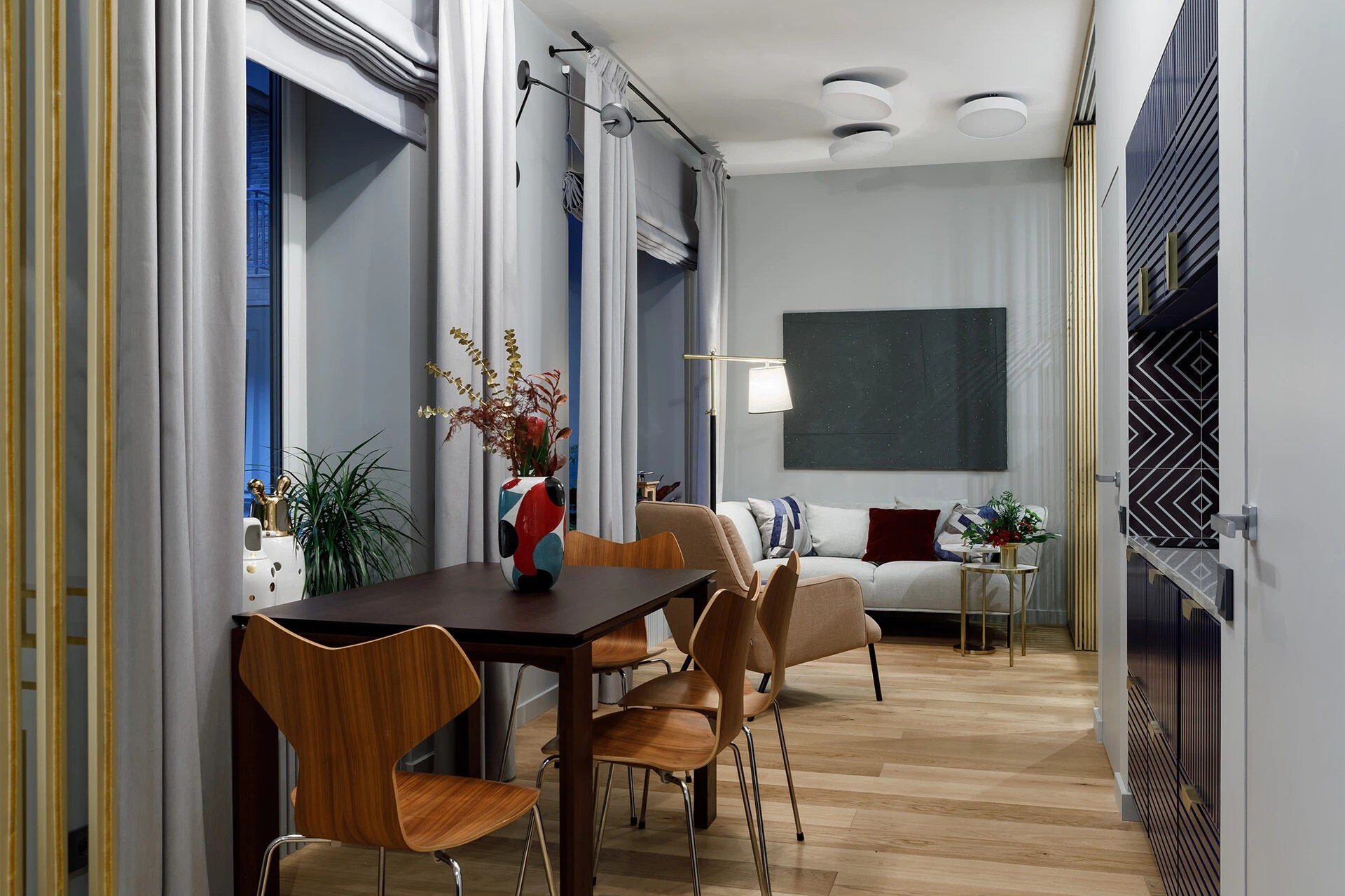 КВАРТИРА-ШКАТУЛКА ДЛЯ СЕМЬИ С ДВУМЯ ДЕТЬМИ