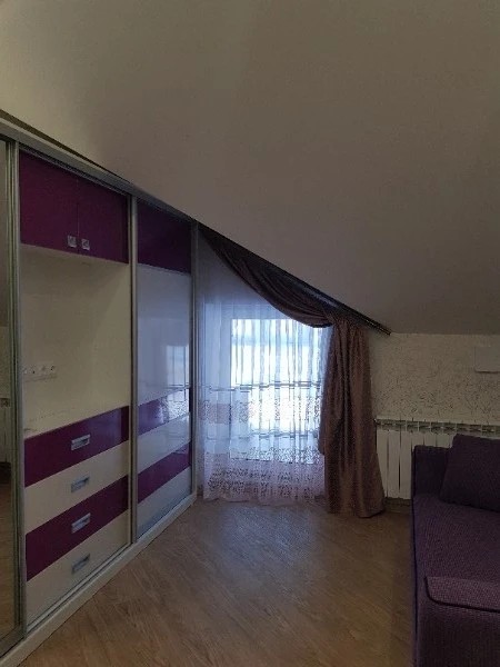 Университетская коттедж