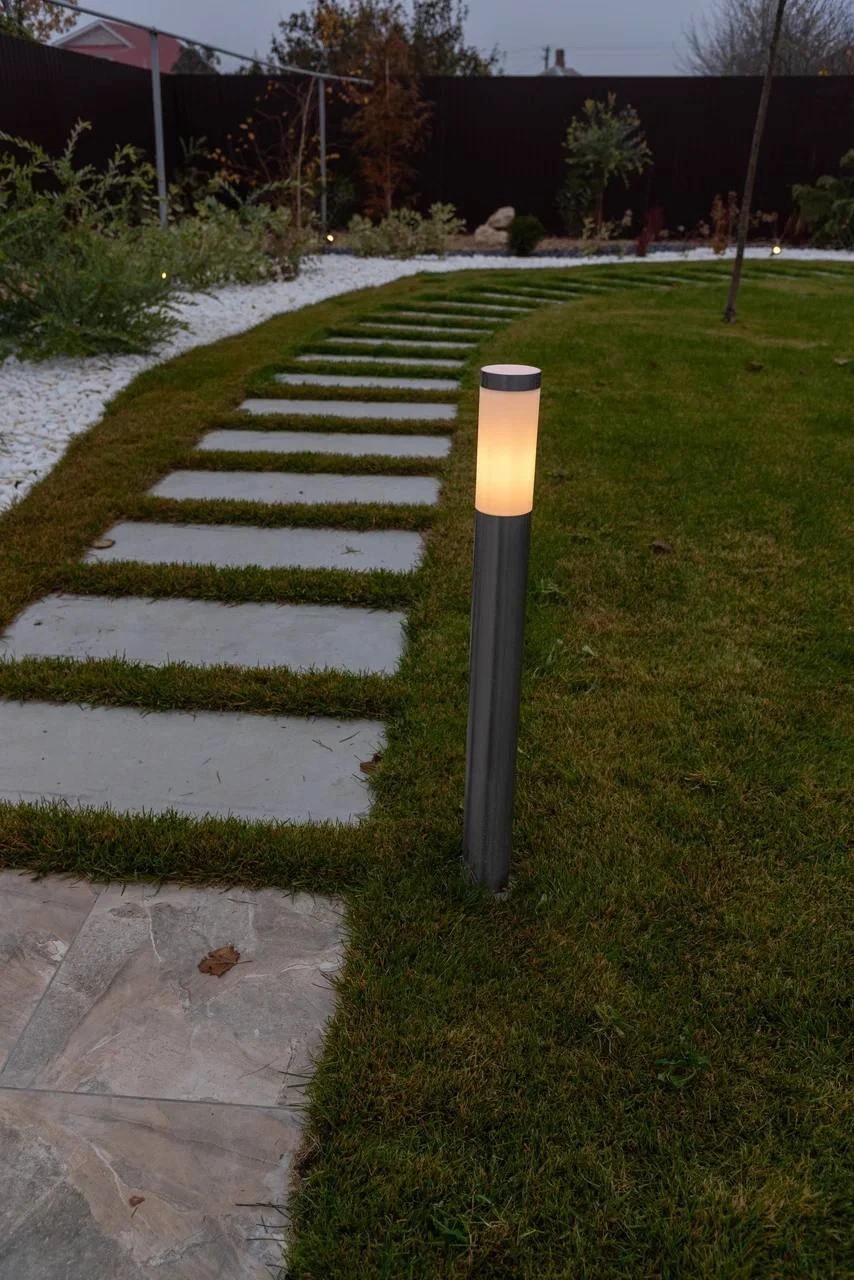 Свет в саду