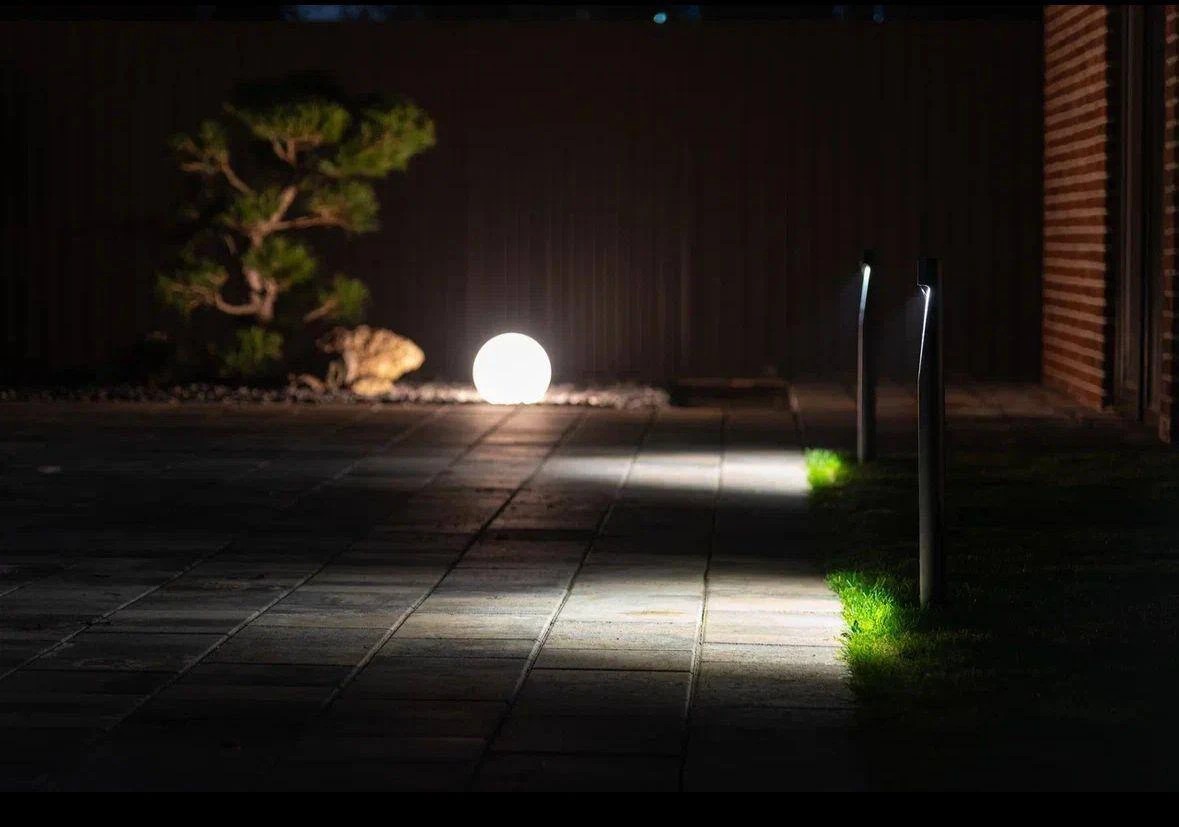 Свет в саду