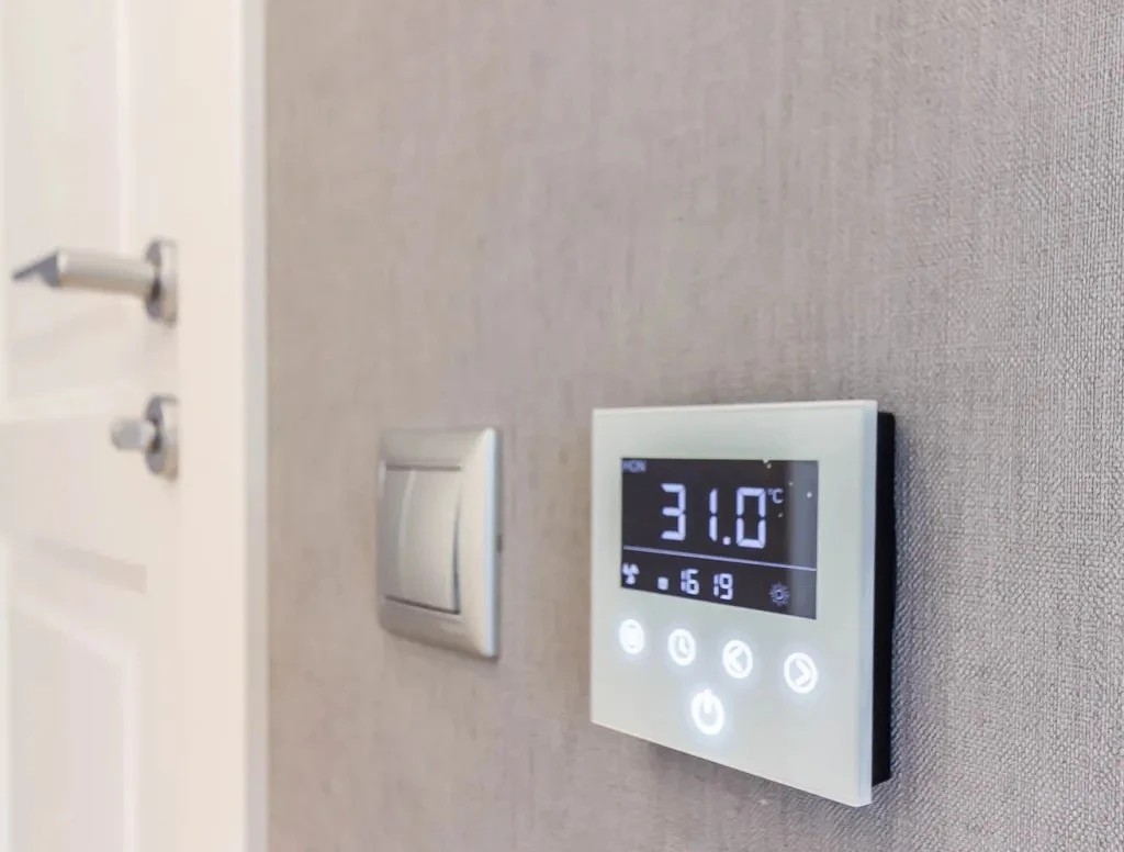 Дизайнерский ремонт 2-к квартиры на Морском проспекте