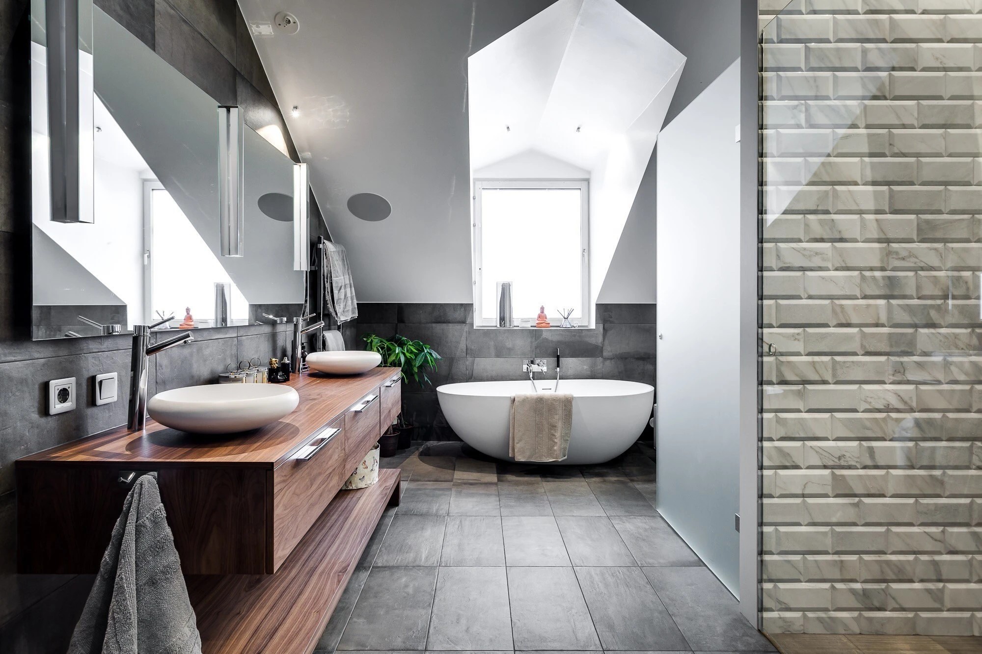 КВАРТИРА 162 КВ.М.