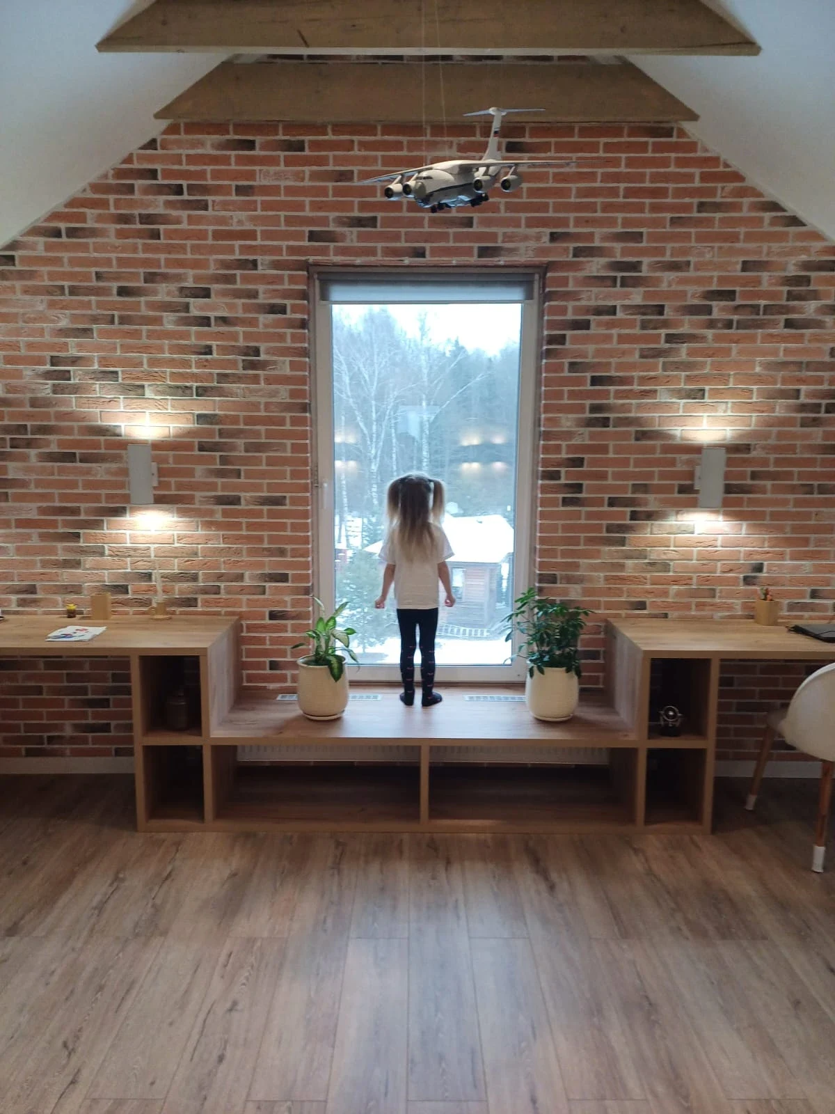 Интерьер мансардного этажа в загородном доме в Подмосковье