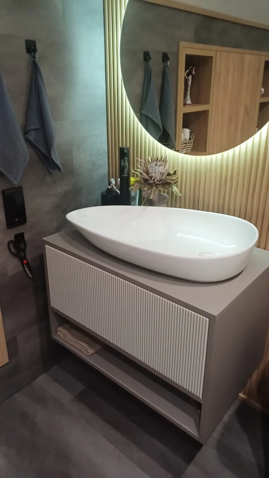 Интерьер мансардного этажа в загородном доме в Подмосковье