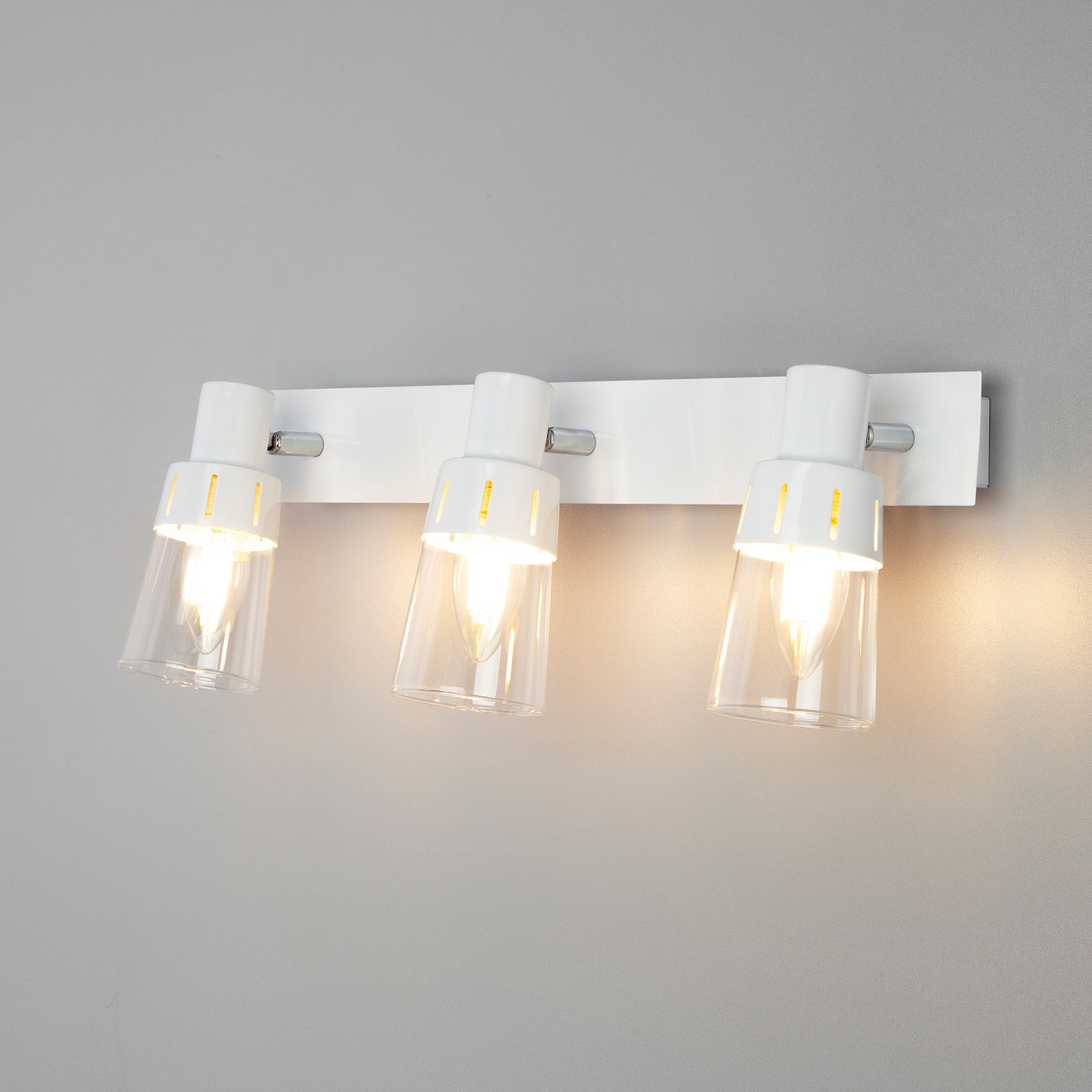 Светильник спот Eurosvet Potter 20081/3 белый