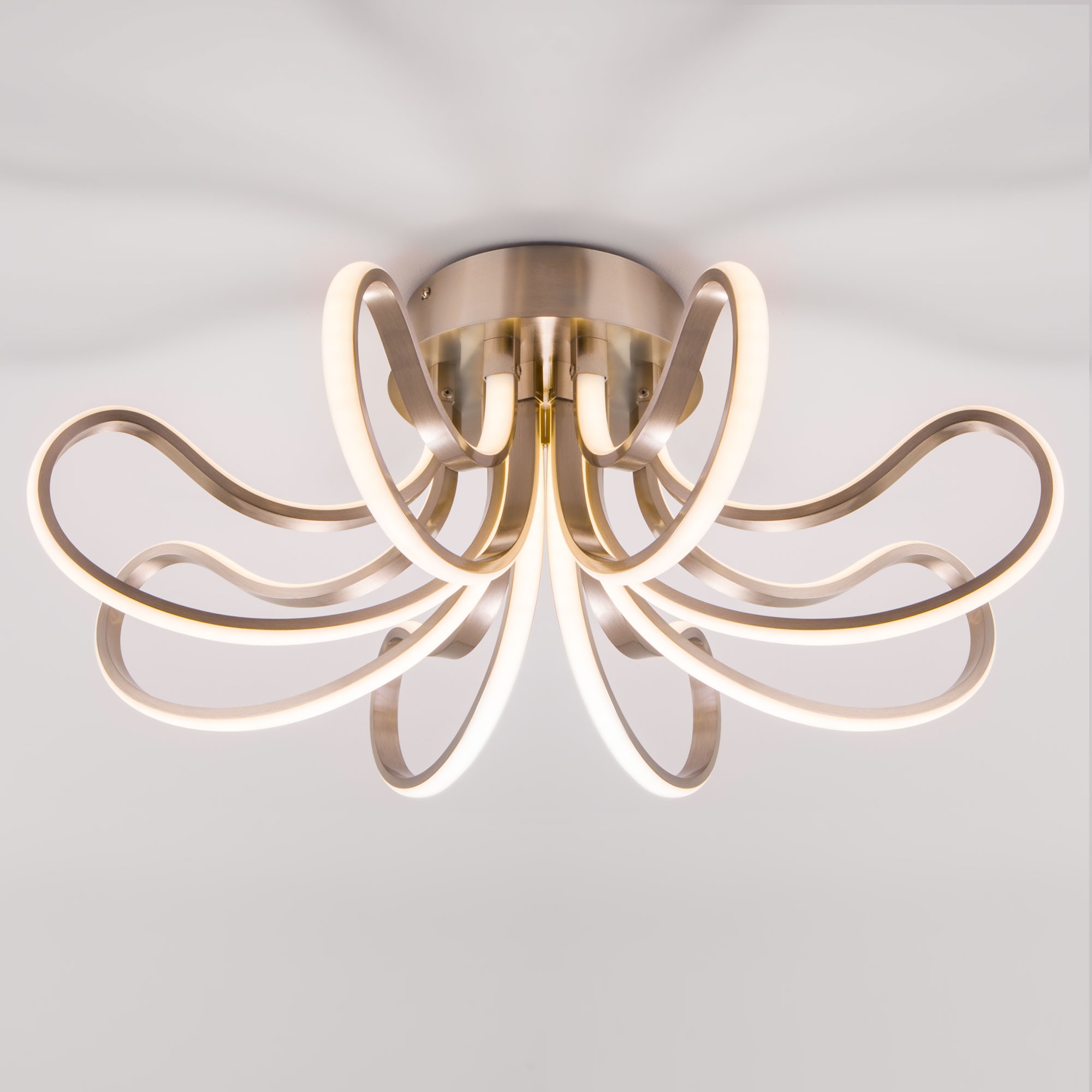 Потолочная светодиодная люстра Lilium Eurosvet 90079/8 сатин-никель