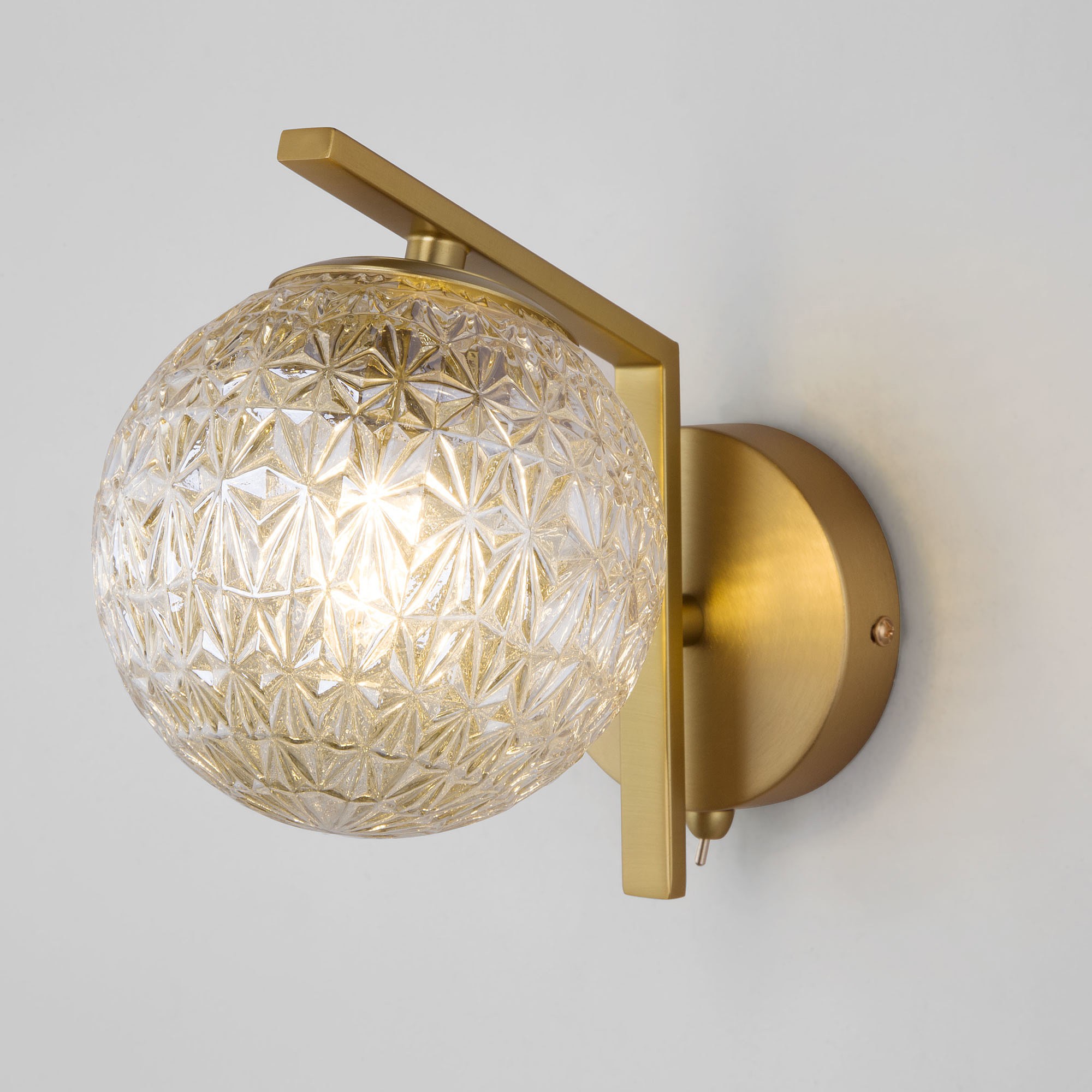 Настенное бра Eurosvet Shape 70132/1 латунь