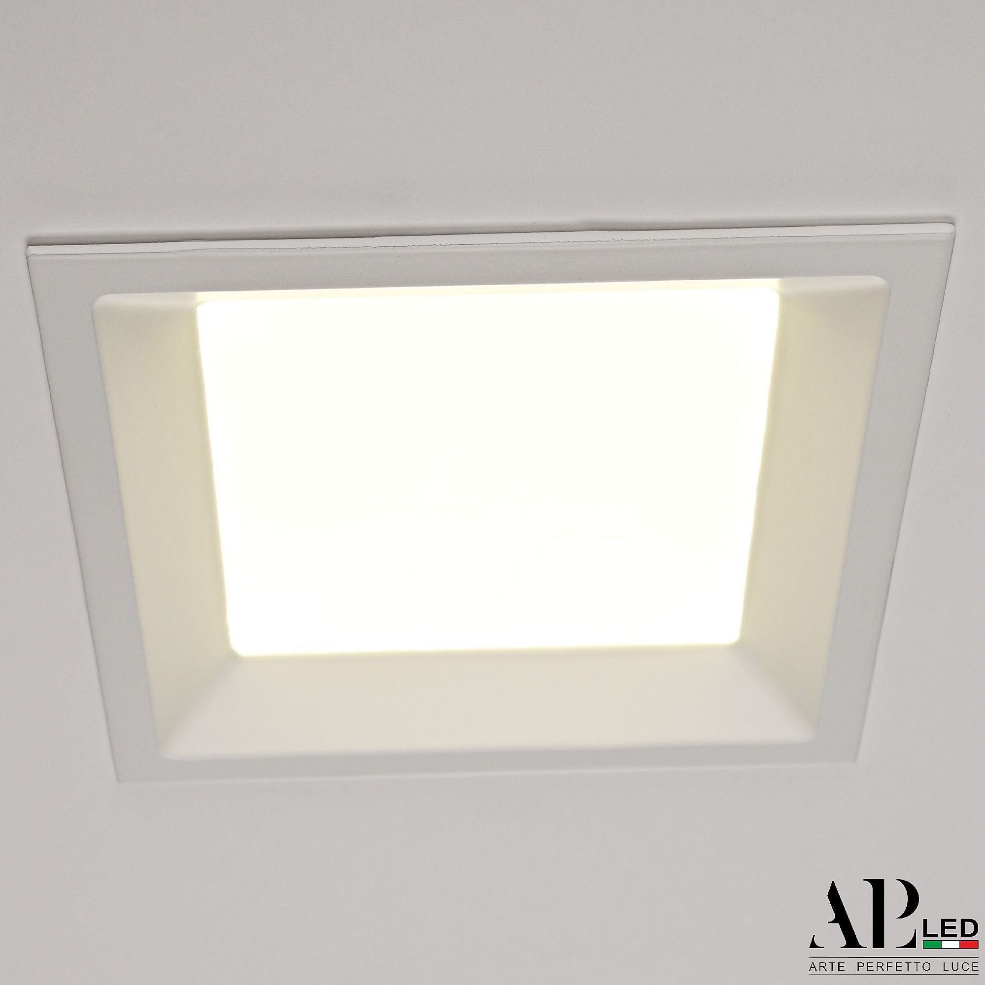 Встраиваемый светильник APL Led Ingrid 3322.LDF9016/9W/4K