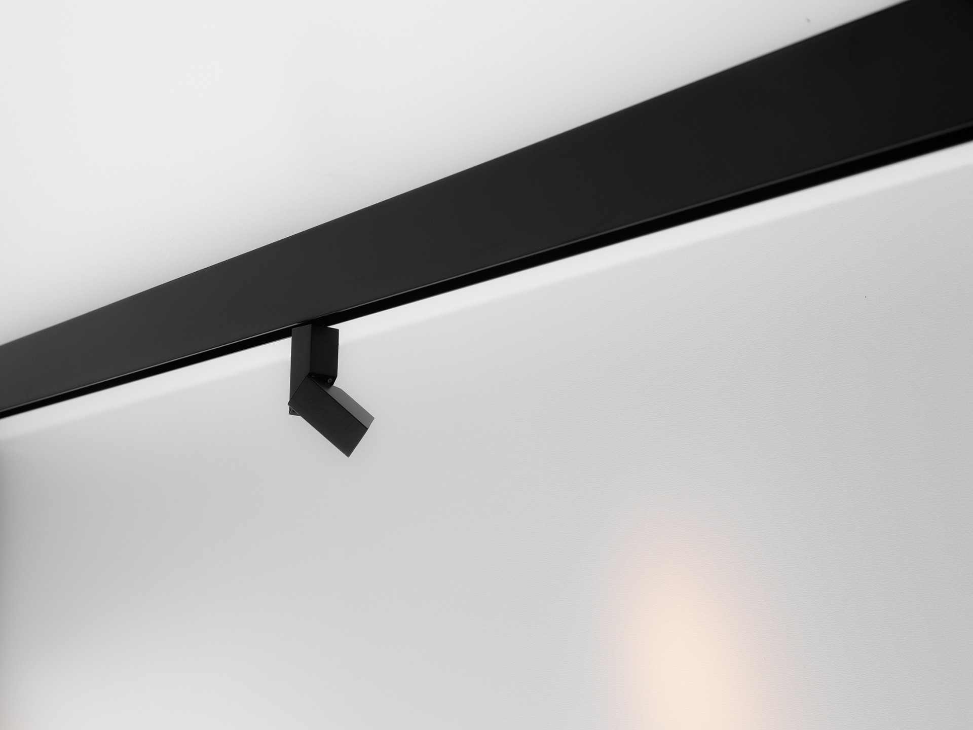 Трековый светильник SWG DesignLed SY mini SY-mini-523517-1.2-48-BL-NW