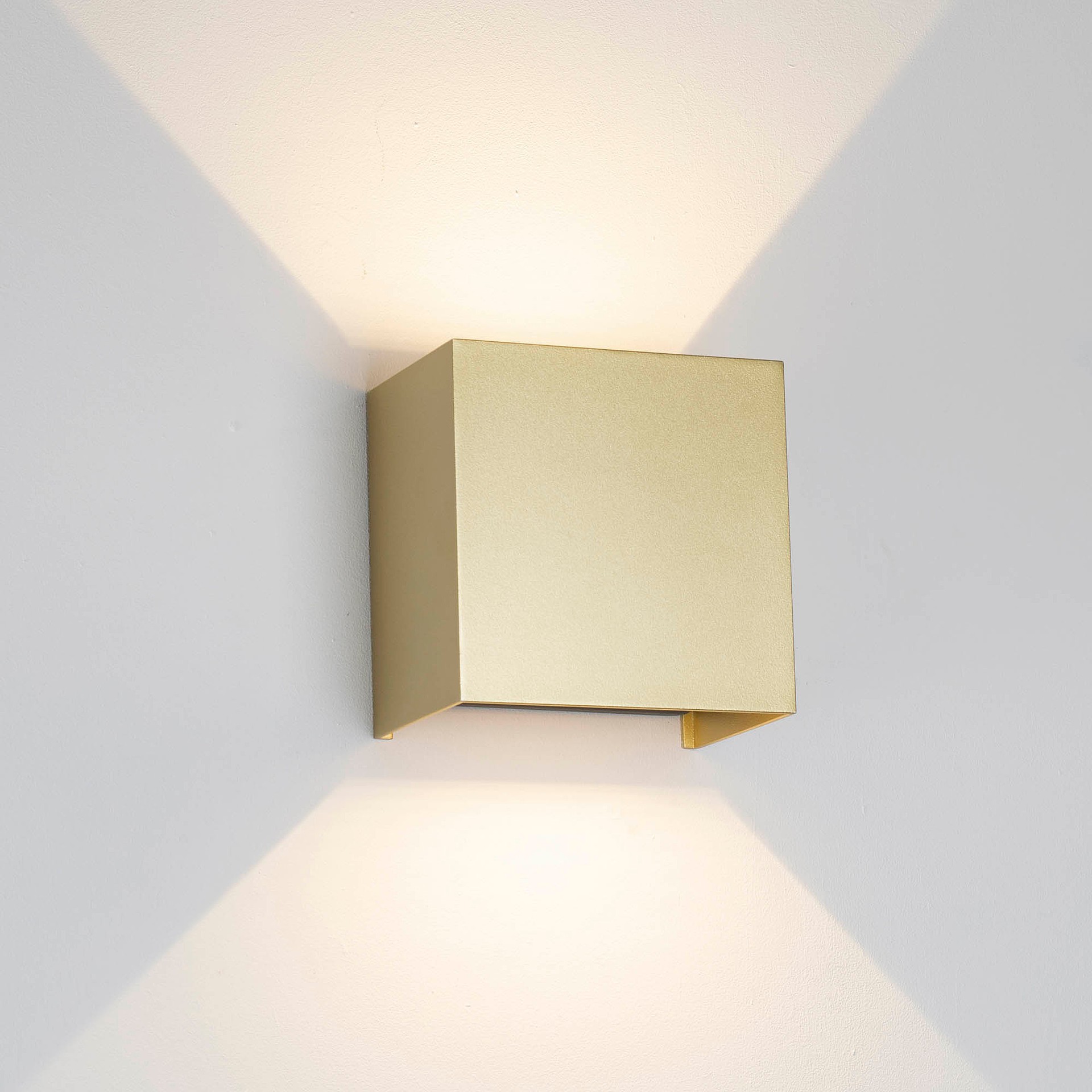 Настенный светильник Mantra Davos 9225