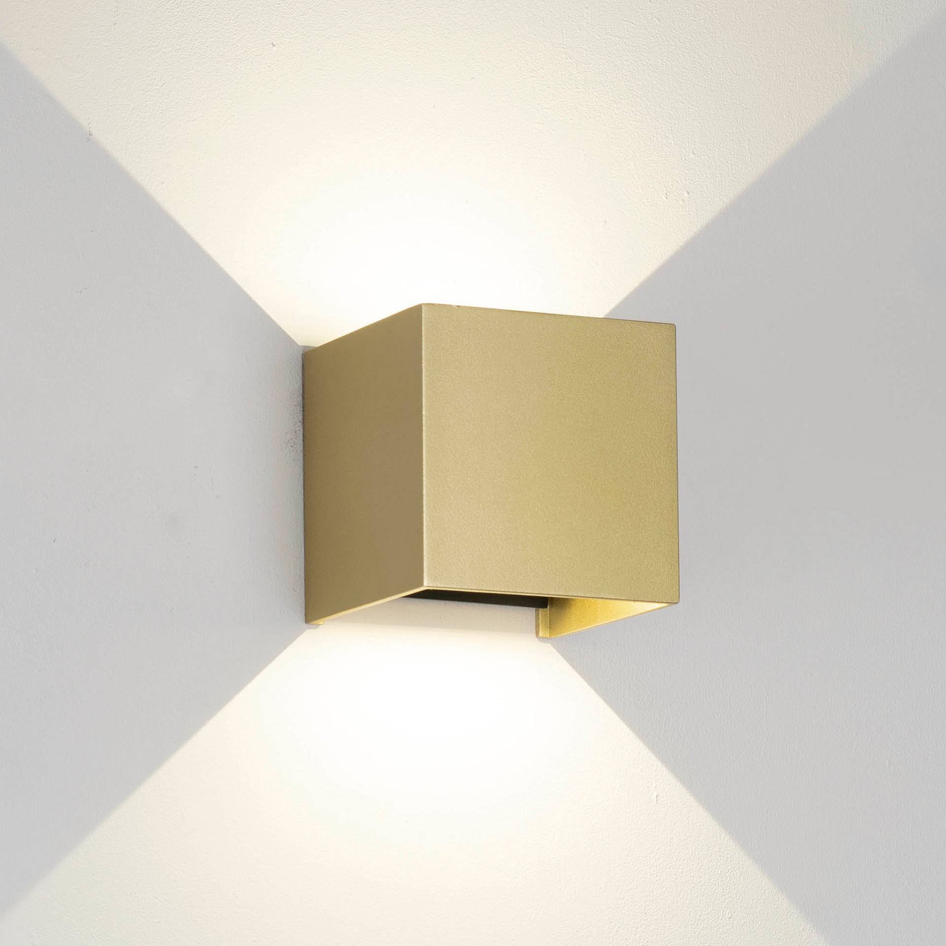 Настенный светильник Mantra Davos 9226