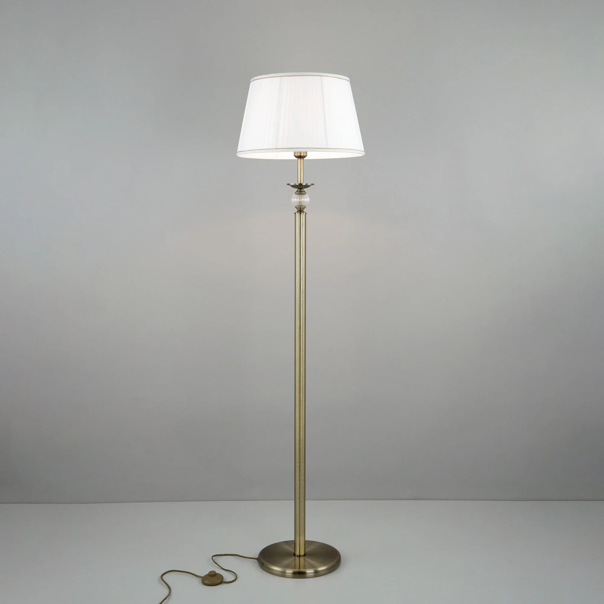 Торшер Citilux Гера CL433913